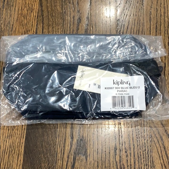 Brand new Kipling Parac Small Toiletry Bag Navy - Picture 7 of 8